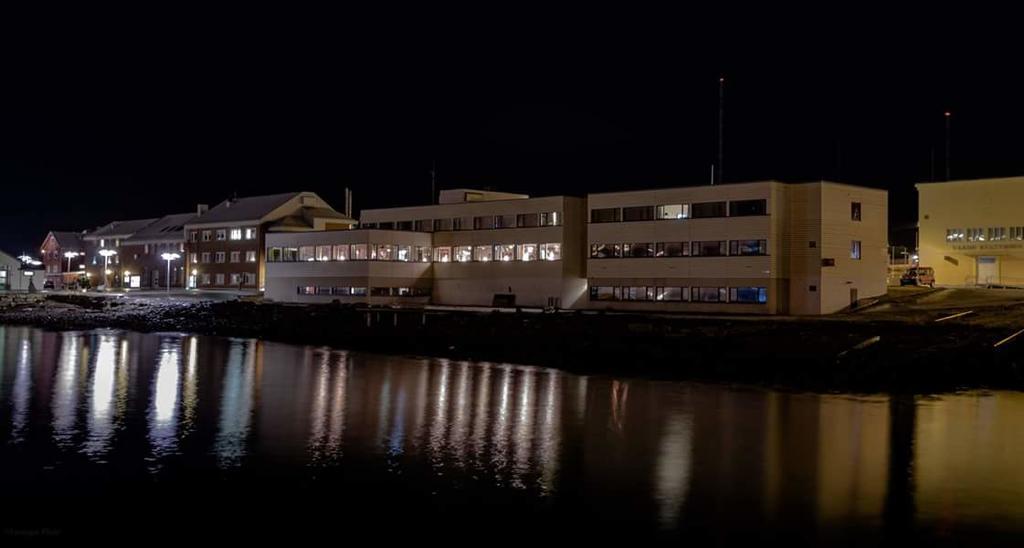 Vardo Hotel Extérieur photo
